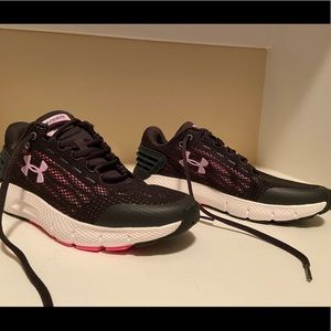 Under Armour Sneakers 5.5 and 6